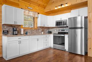Luxury Log Cabin Lakefront, Game room & Fire Pit, - Schenevus - 4