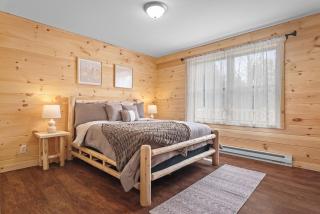 Luxury Log Cabin Lakefront, Game room & Fire Pit, - Schenevus - 2