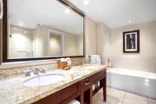 KBM Resorts Spacious 5-Bedroom Honua Kai Collection Multi Unit Listing Same Floor Ocean Views 2 Free Rental Cars HKK-44549 - 3