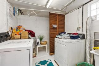 Cheerful 4BR Chalet with Seasonal Pool, Hot Tub - New Kensington - 1