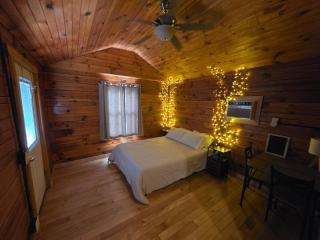 Canal Cabin #4 - 9