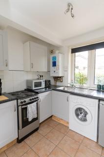 3 Bedroom in Central Birmingham - 9