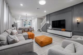 Beautiful 5Br Windor Cay Near Parks - 0