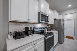 Beautiful 5Br Windor Cay Near Parks - 1