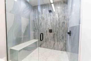 Luxury Downtown 3- bedroom Apt with WiFi - 4