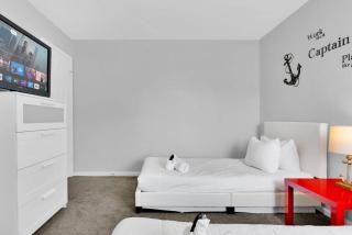 5BR Kissimmee Home Pool and Game Room Fun - 1