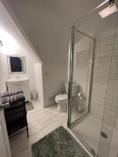 Highlands Hidden Gem 4BR apt with free parking - 3