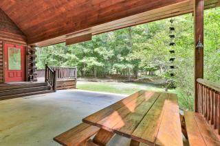 DANCING BEARS CABIN - Secluded 3-Bedroom, 3.5-Bath Luxury Cabin with Hot Tub - 6