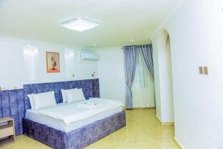 Cozy Spacious BDR Fast Wi-Fi Games - Abuja - 5