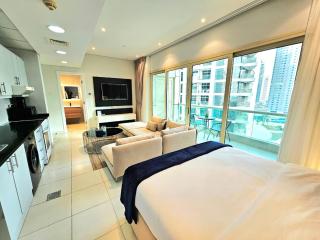 Refurbished Chic Studio with Great Amenities near JBR Beach & Marina Walk - 8