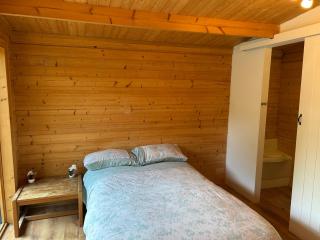 Log cabin in suffolk - 6