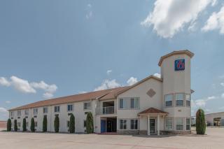 Motel 6 Hutchins, TX - 9