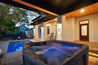 The Davis Luxury Retreat Villa 1-Block from Dolly - 8