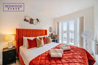 Brand New Premium Serviced Apartments, Free Parking, High-Speed WiFi By Redwood Stays - 9