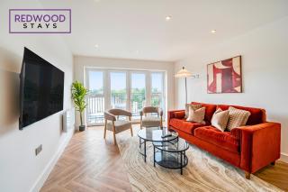 BRAND NEW PREMIUM SERVICED APARTMENTS, FREE PARKING, HIGH-SPEED WiFi by REDWOOD STAYS - 7