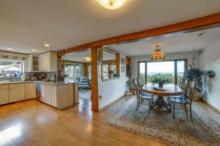 Serene Home with Deck, Pond and Mtn Views in Jefferson - Jefferson - 3