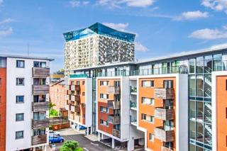 Modern City Apartment Near Bull Ring Shopping Centre New Street Train Station Digbeth Coach Station Ace Apartment - Birmingham - 0