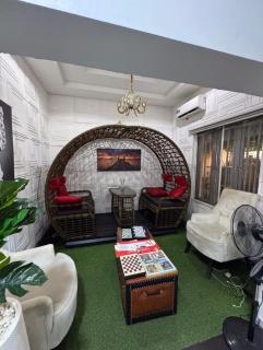 Panther Luxe Lounge & Hotel - 0