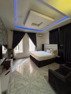 Panther Luxe Lounge & Hotel - 7