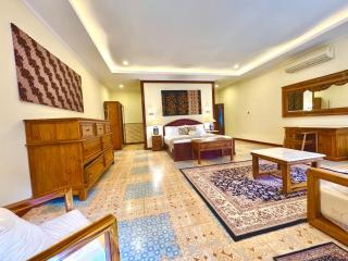 Guci Mas Ghouse - 0