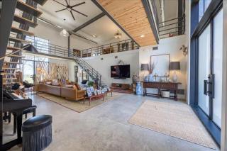 Luxury 316 Acre Barndo Retreat Near Pga Frisco! - 1