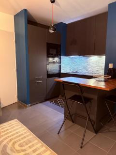 Parking sous terrain , 200 m de la gare RER, 30 min Gare du Nord - 7