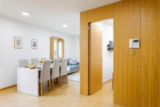Modern & Central Flat w/ Garage by HostWise - 7