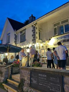 Sids restaurant and bar with rooms - Cardiff - 3