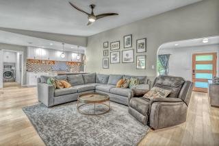 Spacious 4-Bedroom Austin Home with Patio, BBQ, & Great Location Near Mueller and North Loop - Austin - 4