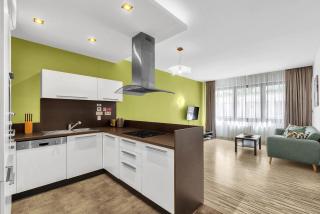 Fresh Lime Apartment in City Center - 8