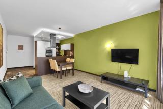 Fresh Lime Apartment in City Center - 3