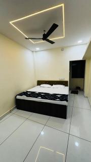 Shree nidhi comfort stay MAHAKAL ki krupa ujjain - 3