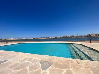Cyan Luxe Retreat 3Bdr - 7