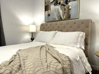 Budget-friendly 2br Near Plaza District #19a - 1