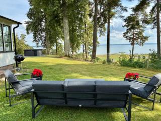 Manor Wing with Scenic Lake View - 7