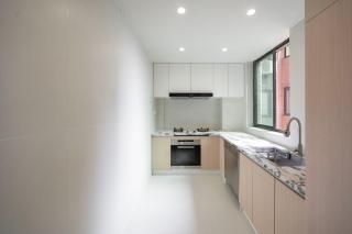 Designer-style, four-bedroom apartment with a large living room - 9