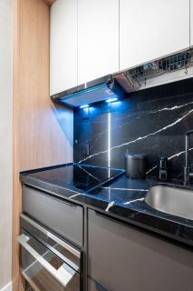 3 min walk from Leblon Beach, green view - 1