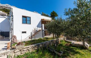 1 Bedroom Cozy Home In Marusici Omis - 4