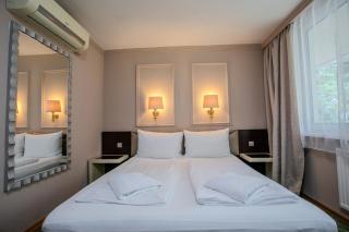 Hotel Attaché - 4