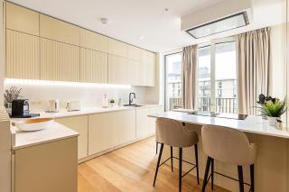 Contemporary Stratford Escape - 9