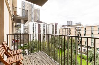 Contemporary Stratford Escape - 6