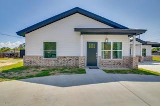 Modern Comfort Brownsville Home Near Dtwn - 8