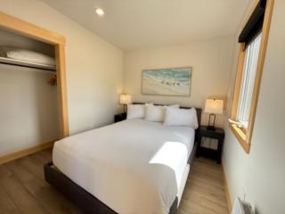 Royalty Maples Motel & Cottages - 4