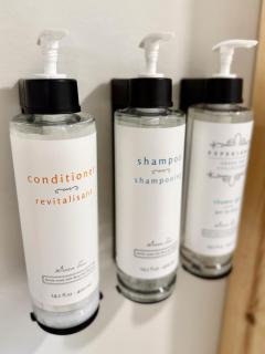 Royalty Maples Motel & Cottages - 1