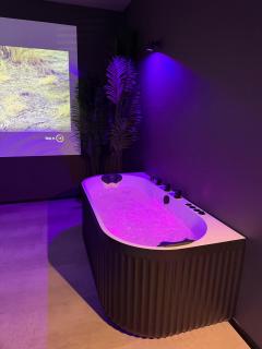 Jacuzzi Cinema Japandi - Kaunas - 2