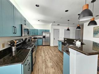 Midtown modern retreat! - 5