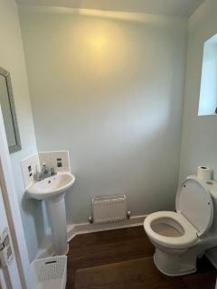 Trowbridge House Long Stays Free Parking and Wifi - 2