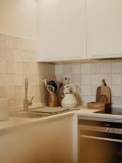 Stylish Studio Overlooking Lagos Marina - Mid-Term - 5
