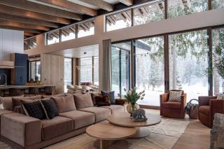 Mountain Lake Luxury Ski Chalet - 6