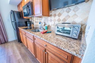 New Top Floor Ocean Front 1BR with Updated Kitchen - Myrtle Beach - 3